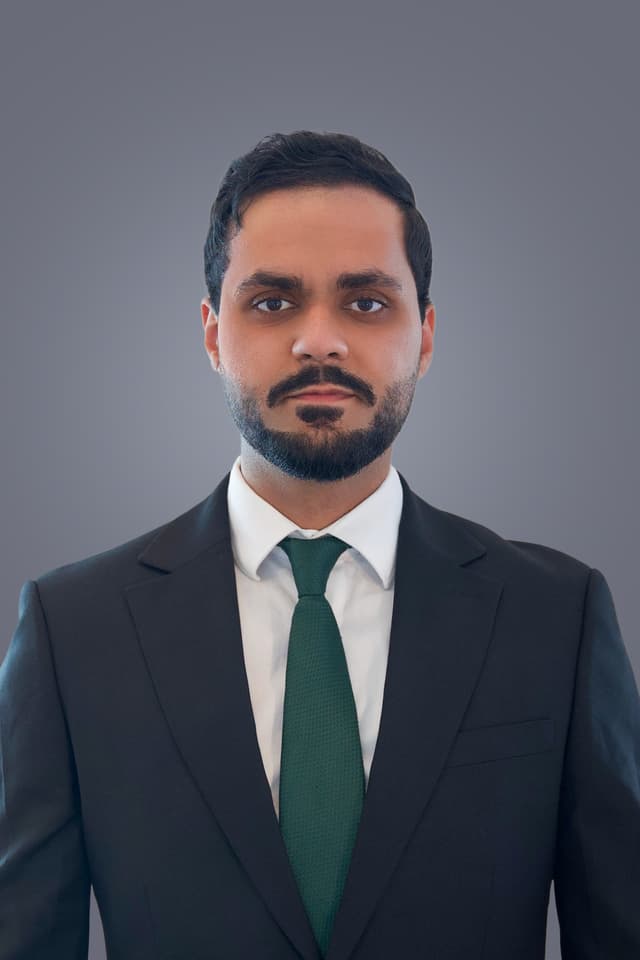 Portrait photo of Abbas Sayed